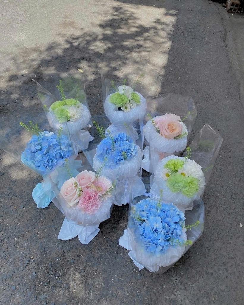Bó Hoa Nhỏ Xinh Xắn (Ngẫu nhiên 2) - HCM0426