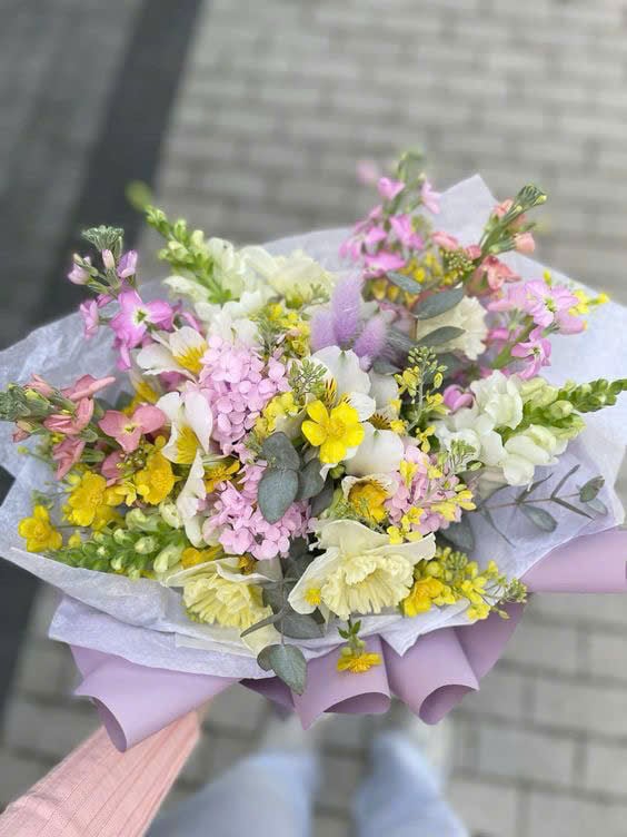 Bó Nhẹ Nhàng Sắc Hoa - HCM0226